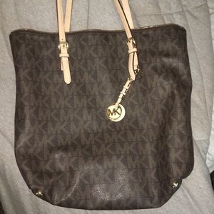 Michael Kors bag💛